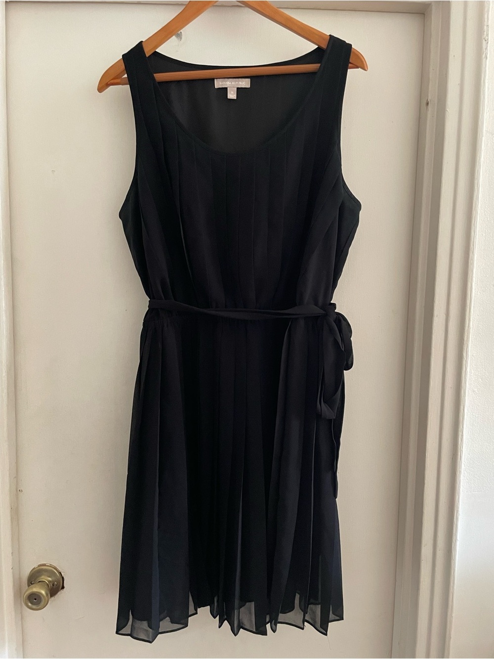 Banana Republic Black Pleated Chiffon Dress 16 Tie Waist Wedding Office Midi LBD